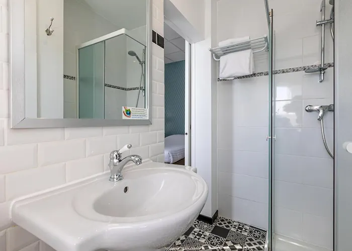 Hotel Saint Maurice 2*