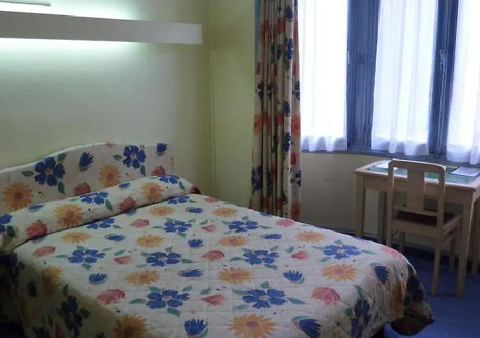 Saint Maurice מלון