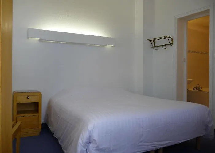 מלון Saint Maurice 2*