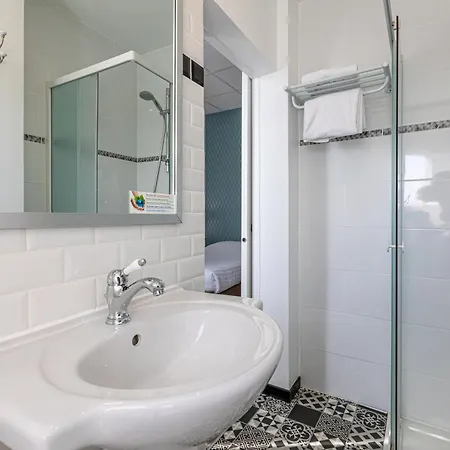 Hotel Saint Maurice 2*